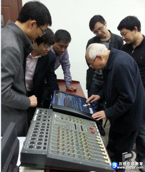 ����ʦ��ѵ�ֳ�