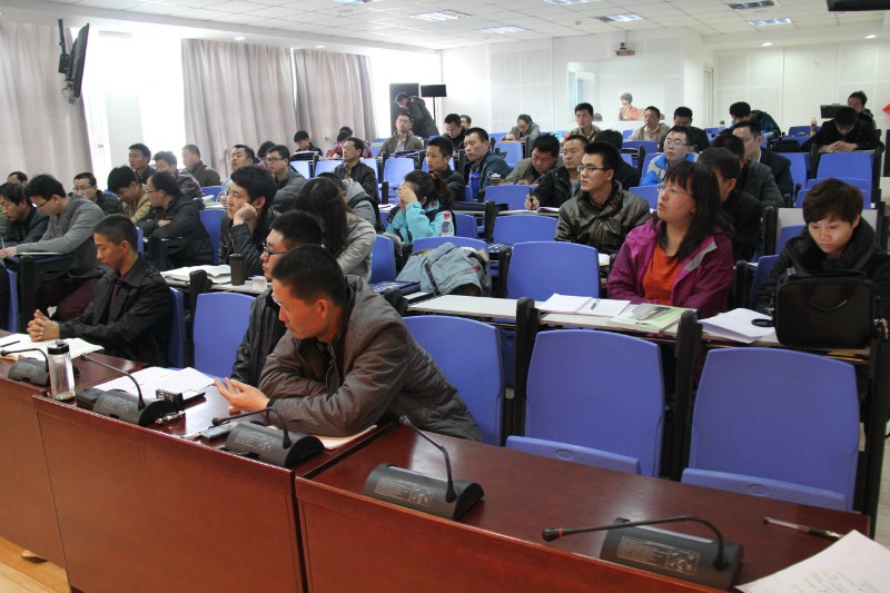 2013��4�±����ٰ�����¥�����ʦ�ʸ���֤����