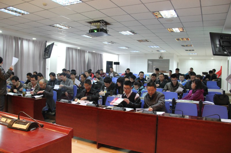 2013��4�±����ٰ�����¥�����ʦ�ʸ���֤����