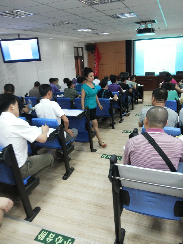 2013��6�±�������¥�����ʦ��ѵ�ֳ�